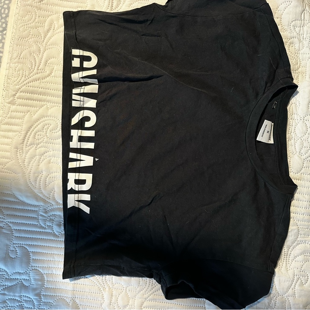 Medium gym shark crop top